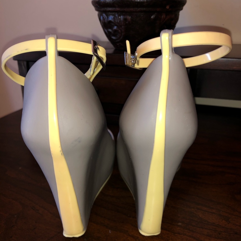 Melissa size 8, open toe wedge.